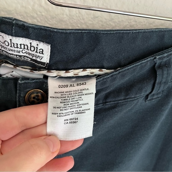 Columbia Cropped Cargo Pants - Picture 4 of 9